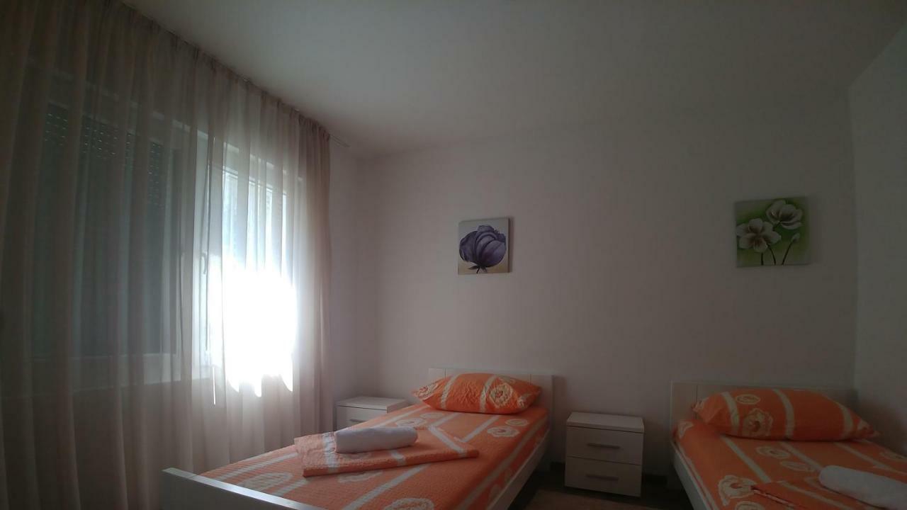 City Mid Mostar Apartment ภายนอก รูปภาพ